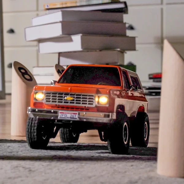 FMS 1:24 FCX24 Chevrolet K5 Blazer RTR - Image 11