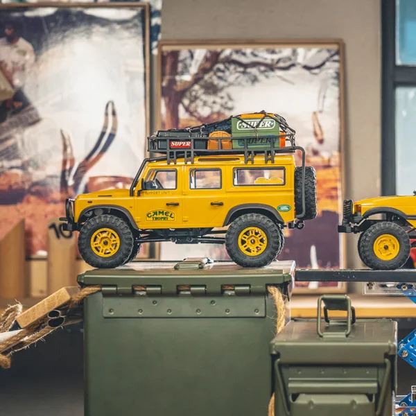 FMS 1:24 FCX24M Land Rover Camel Trophy Edition RTR - Image 9