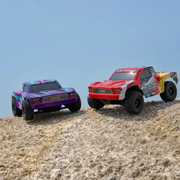 FMS 124 FSC24 Chaser Short Course Truck RTR - Image 5