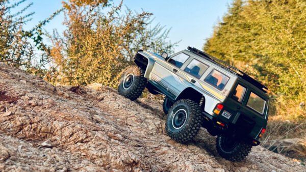 YIKONG YK4107 1/10 4WD RC Car Rock Crawler (NISSAN PATROL) Two Speed- Differential Locks- LCG Chassis -Tank Turn LED Lights Off-Road Climbing Truck - Image 16